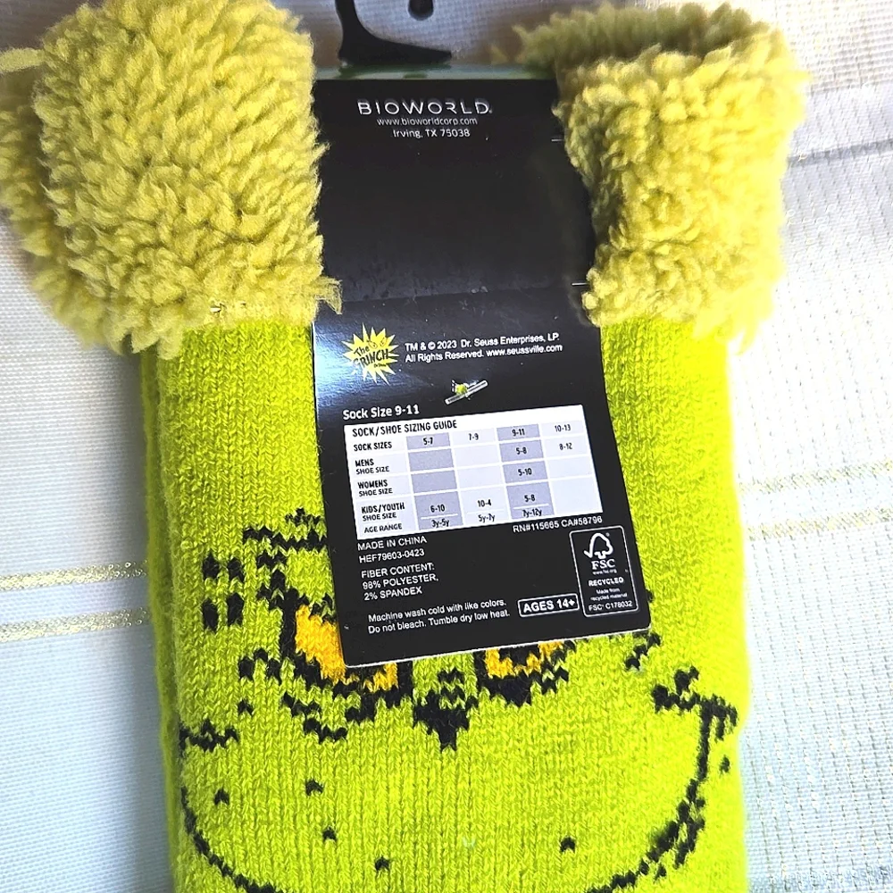 NIP Grinch Slipper Socks - Picture 3 of 5